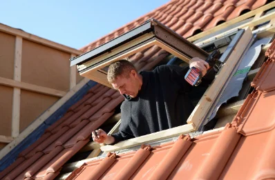 Pose de fenêtres de toit Velux à Saint-Thélo
